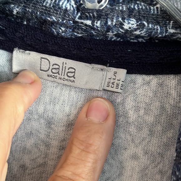 Dalia Open Front Duster - Picture 3 of 6